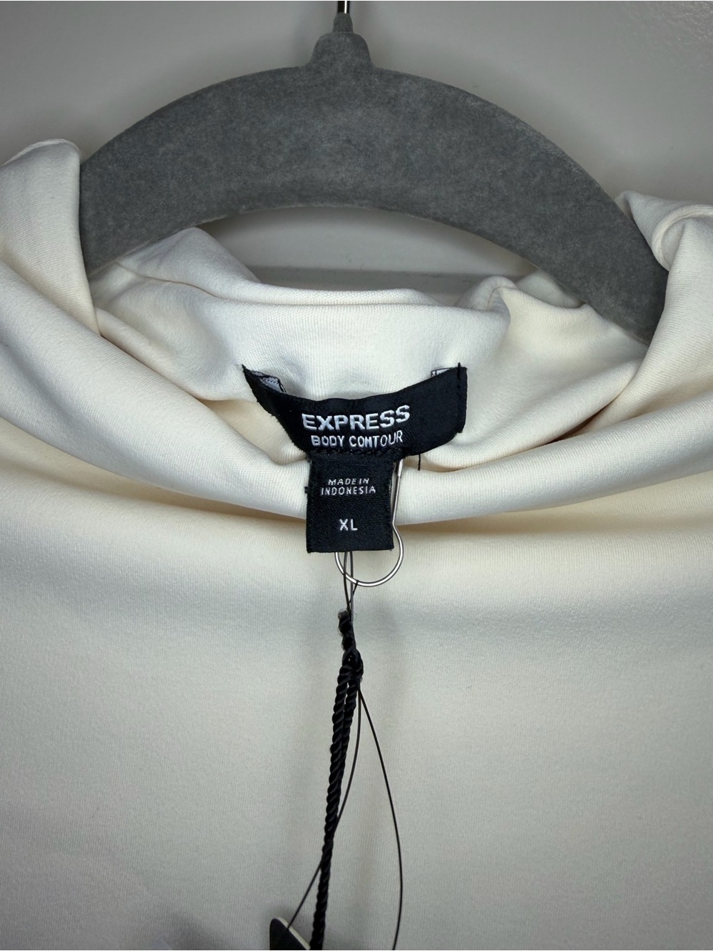 Express Cream Body Contour Turtleneck Long-Sleeve Bodysuit NEW - Picture 4 of 6